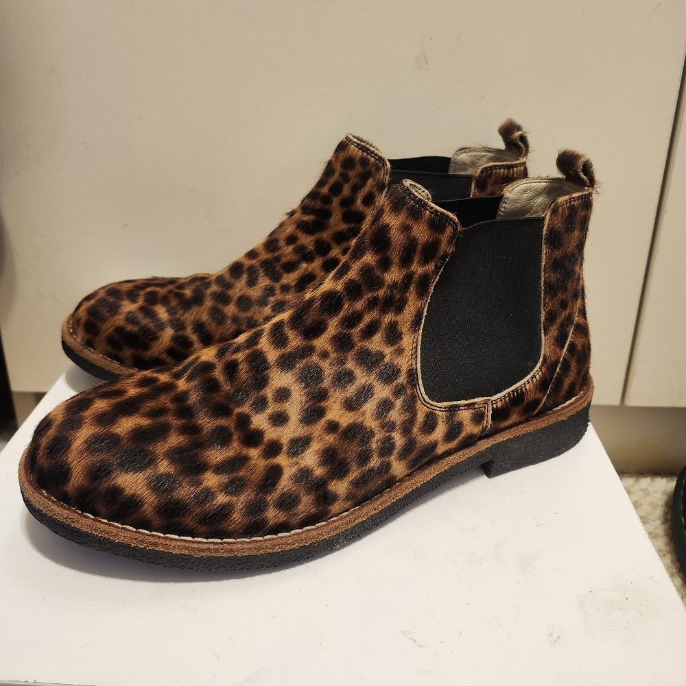 Boden Leopard Print Calf Hair Over Leather Chelsea Boots Sz.10/40 Ret.$180